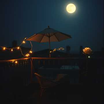 الخيانه cover art