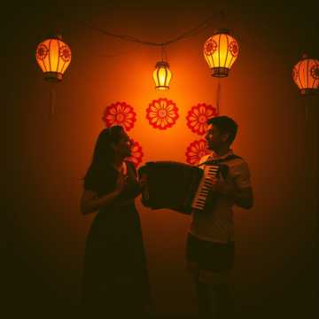 Opt Frați La Mama cover art