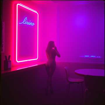 Bella y encendida cover art